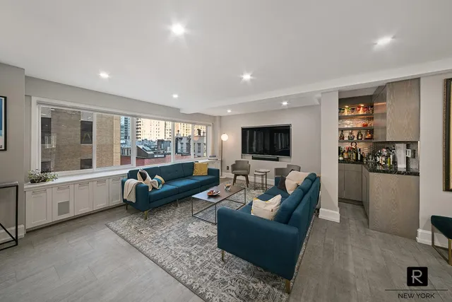 $2,950,000 | 240 East 55th Street, Unit 7BG | Midtown East