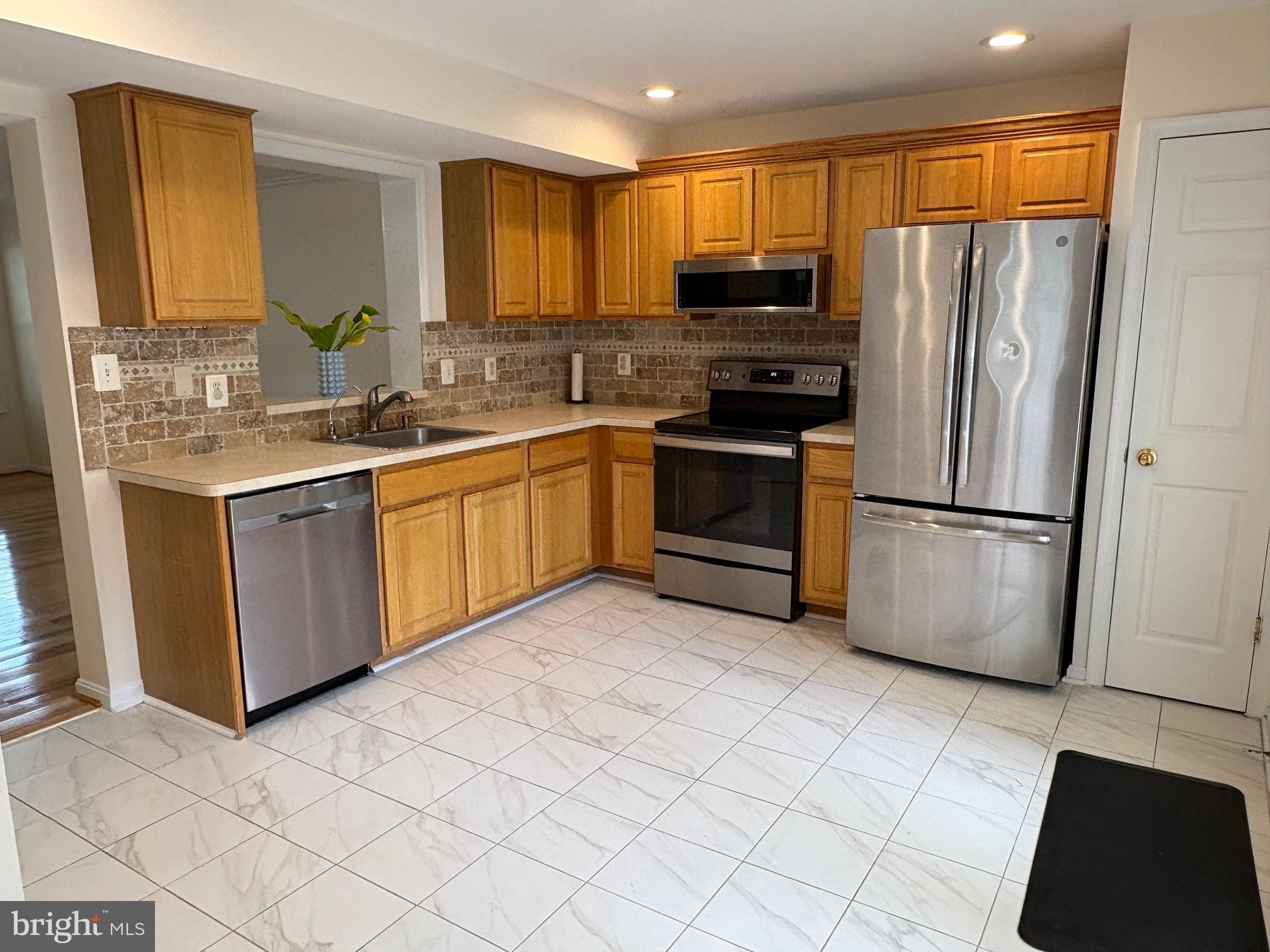 20449 River Ripple Square Sterling, VA 20165 - Photo 8 of 28