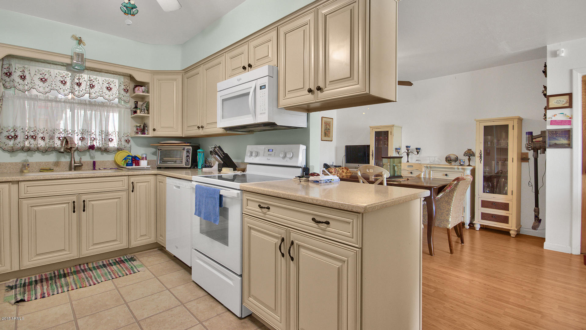 5519 Casper Road Mesa, AZ 85205 - Photo 11 of 22 kitchen