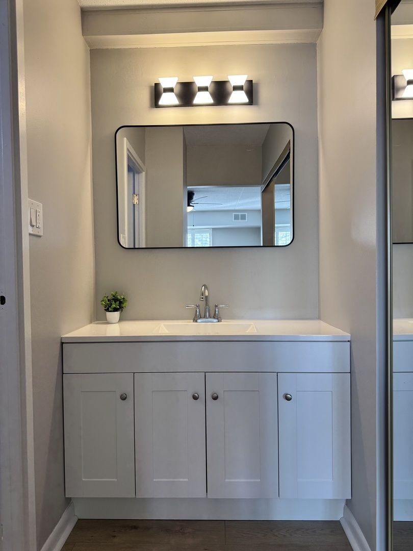 500 Park Avenue, Unit 433 Calumet City, IL 60409 - Photo 15 of 22 a view of cabinets