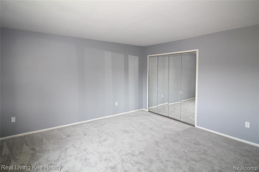 2939 Meadowbrook Drive Rochester Hills, MI 48309 - Photo 11 of 29