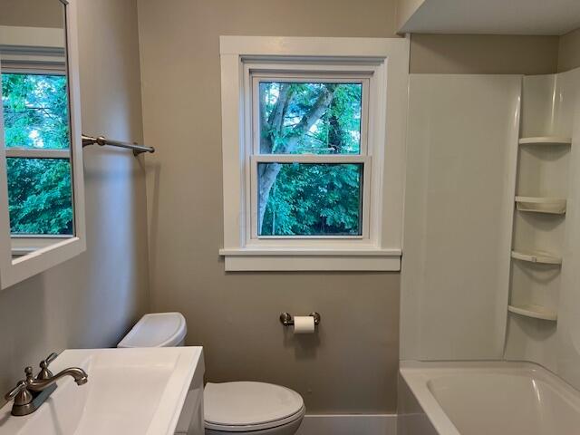 332 Spring Street Utica, OH 43080 - Photo 7 of 23 IMG_4638