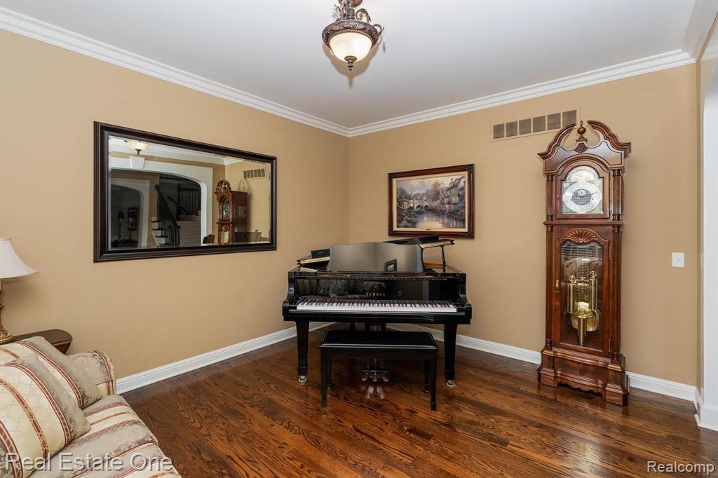 1577 Serene Court Rochester Hills, MI 48306 - Photo 9 of 38