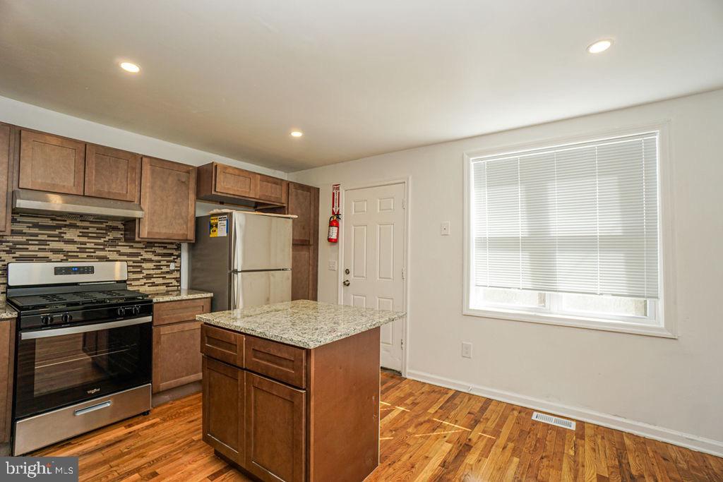 1162 Collings Road Camden, NJ 08104 - Photo 15 of 45