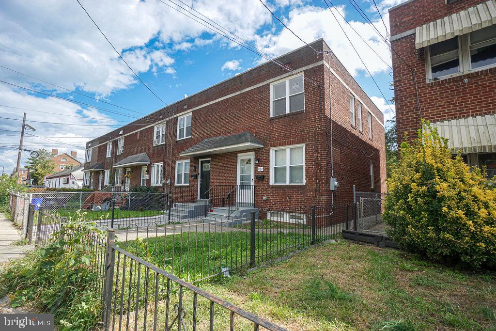 1162 Collings Road Camden, NJ 08104 - Photo 2 of 45