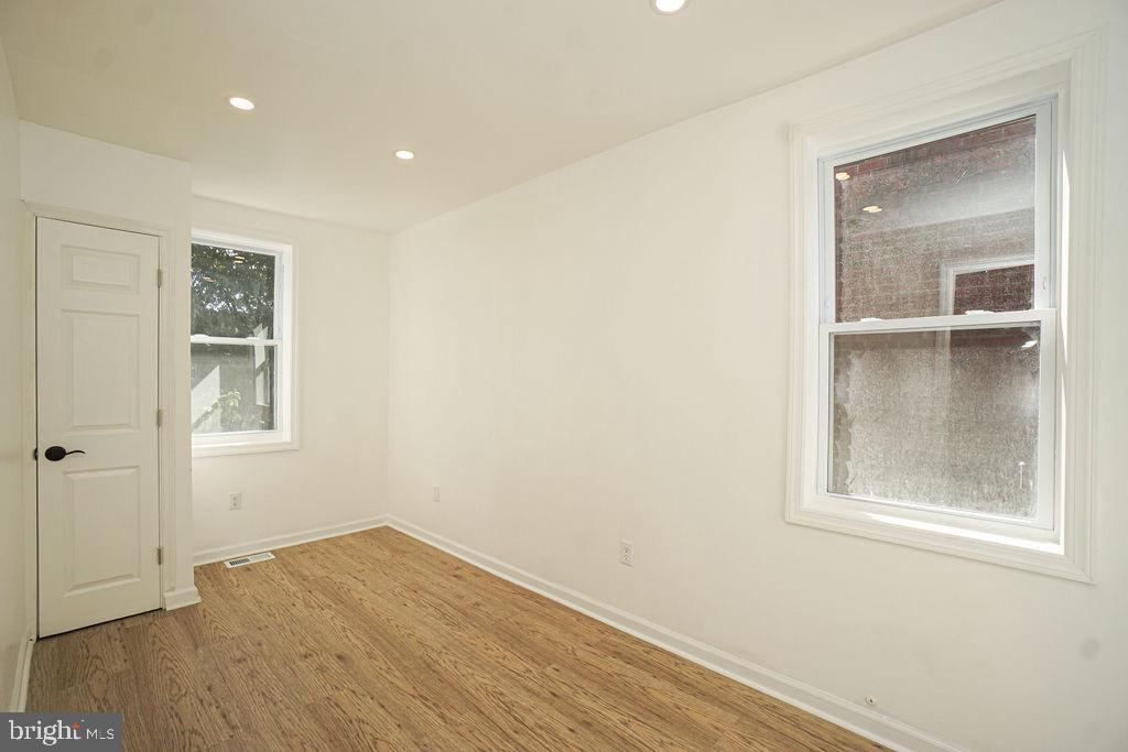 1162 Collings Road Camden, NJ 08104 - Photo 23 of 45