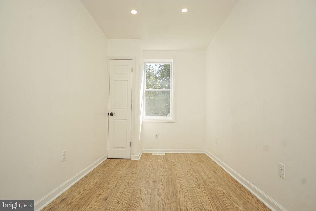 1162 Collings Road Camden, NJ 08104 - Photo 25 of 45