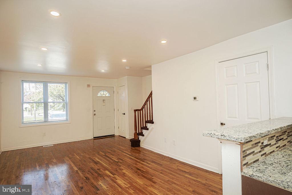 1162 Collings Road Camden, NJ 08104 - Photo 3 of 45