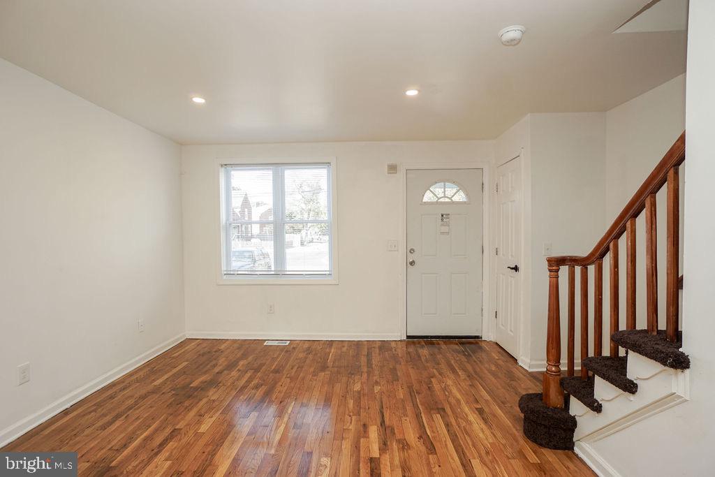 1162 Collings Road Camden, NJ 08104 - Photo 4 of 45