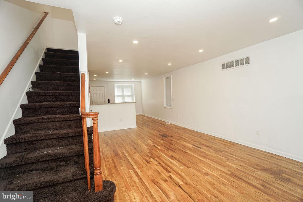 1162 Collings Road Camden, NJ 08104 - Photo 6 of 45