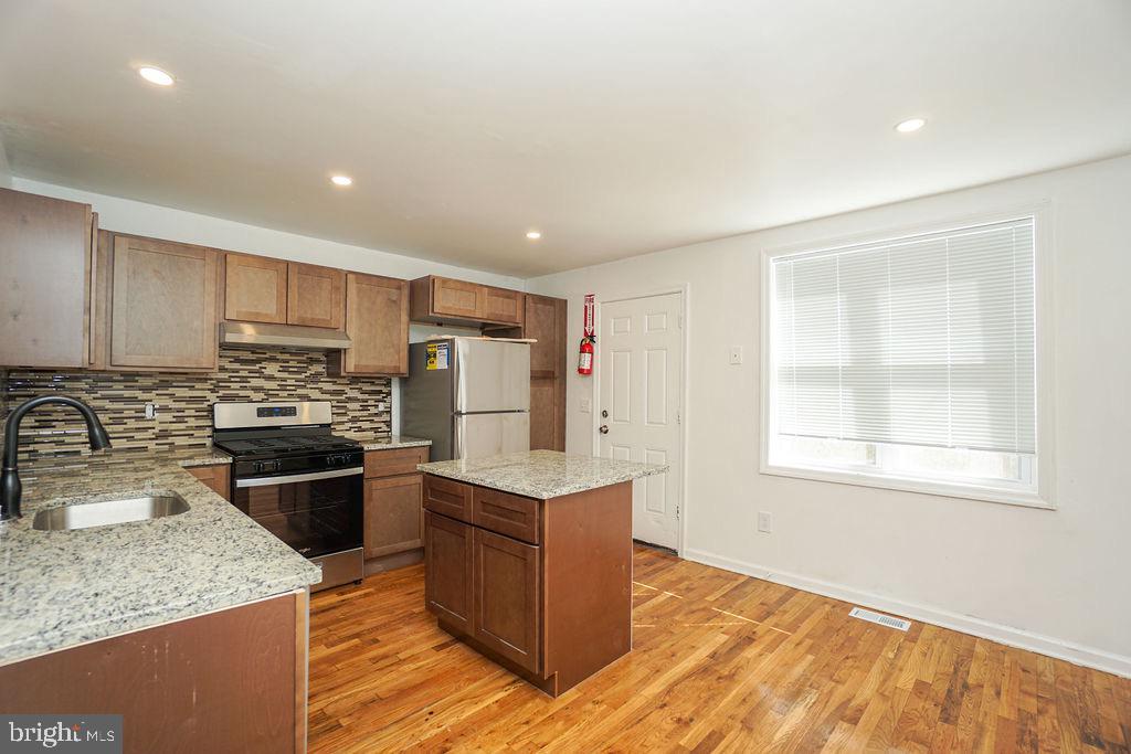 1162 Collings Road Camden, NJ 08104 - Photo 8 of 45