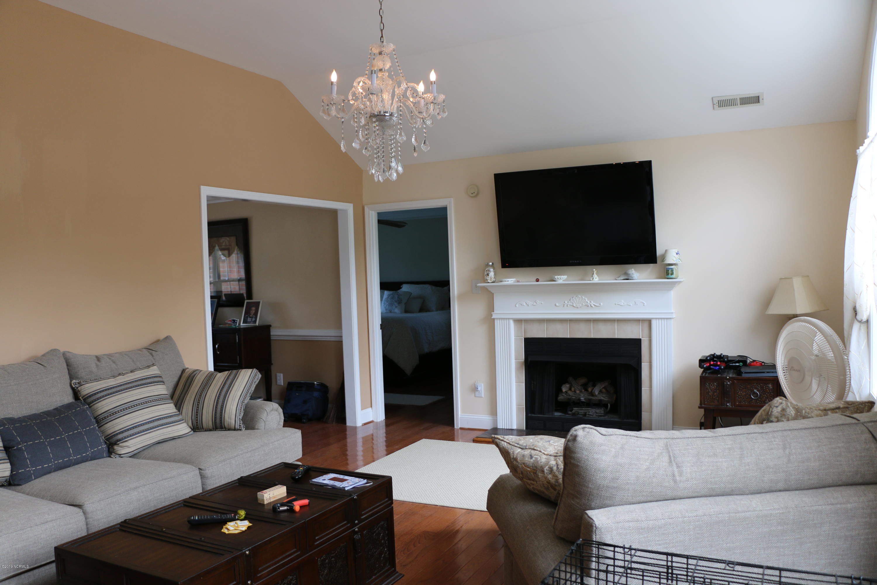 104 Nyon Road New Bern, NC 28562 - Photo 16 of 35 living room
