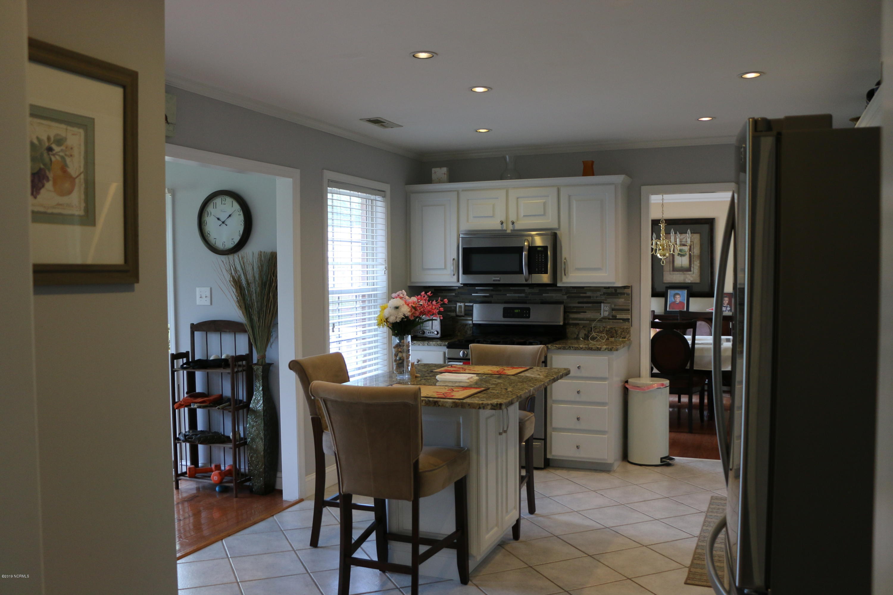 104 Nyon Road New Bern, NC 28562 - Photo 21 of 35 kitchen