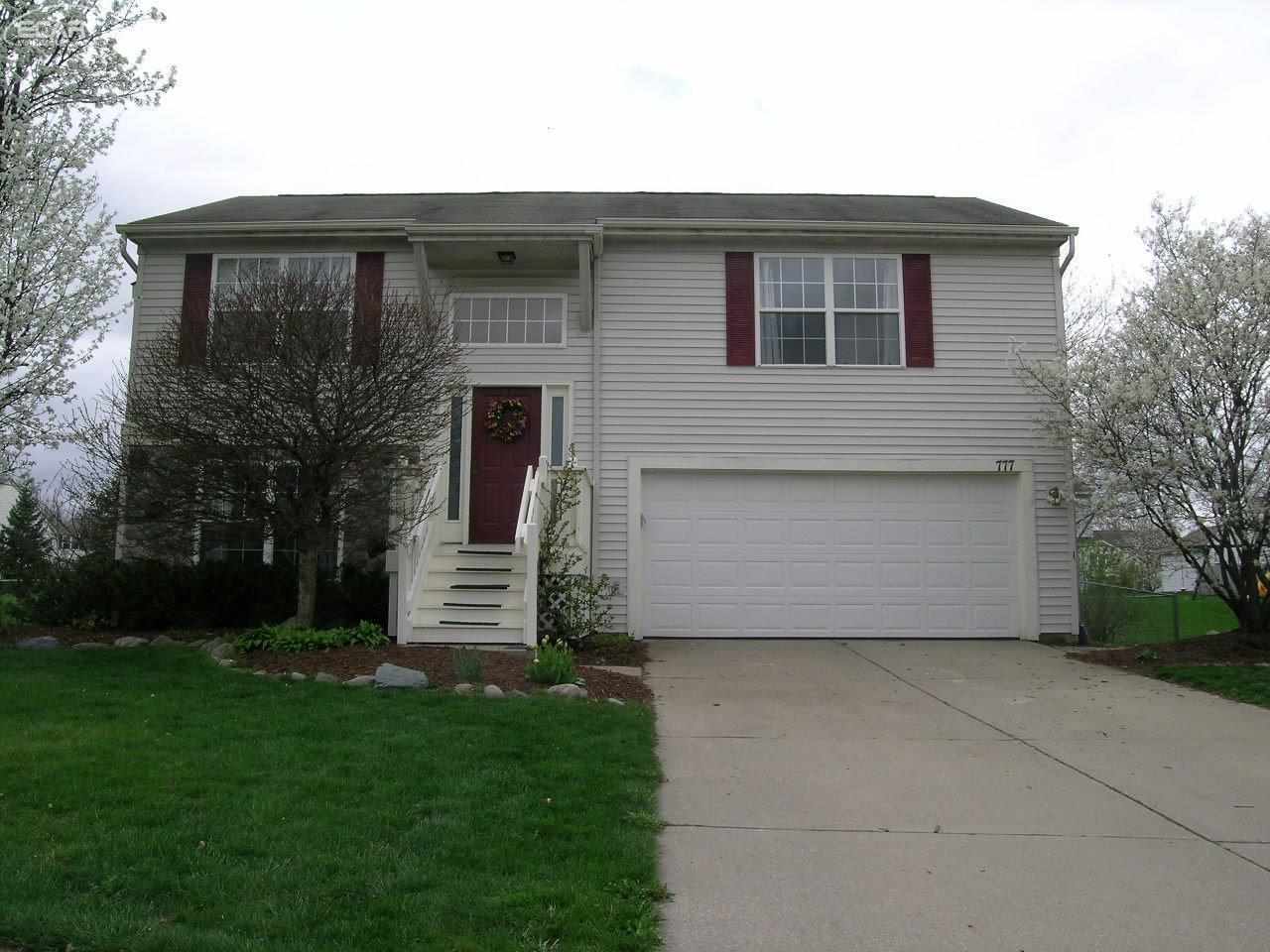 777 Ridgecrest Street Fenton, MI 48430 - Photo 1 of 14 21285736.JPG