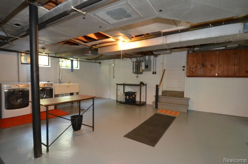 32401 Romsey Road Franklin, MI 48025 - Photo 27 of 30 lower level (2).jpg