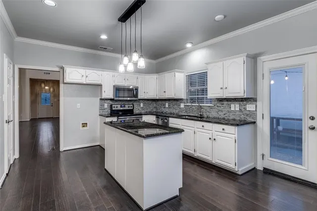 $2,995 | 4369 Timberglen Road, Dallas, TX 75287