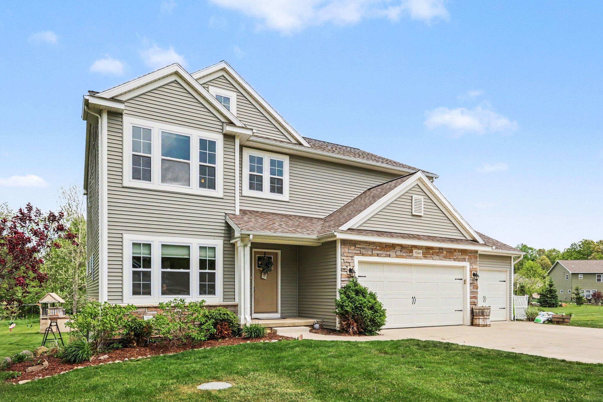 5540 Radiant Avenue Howell, MI 48855 - Photo 2 of 25 003_file_2943