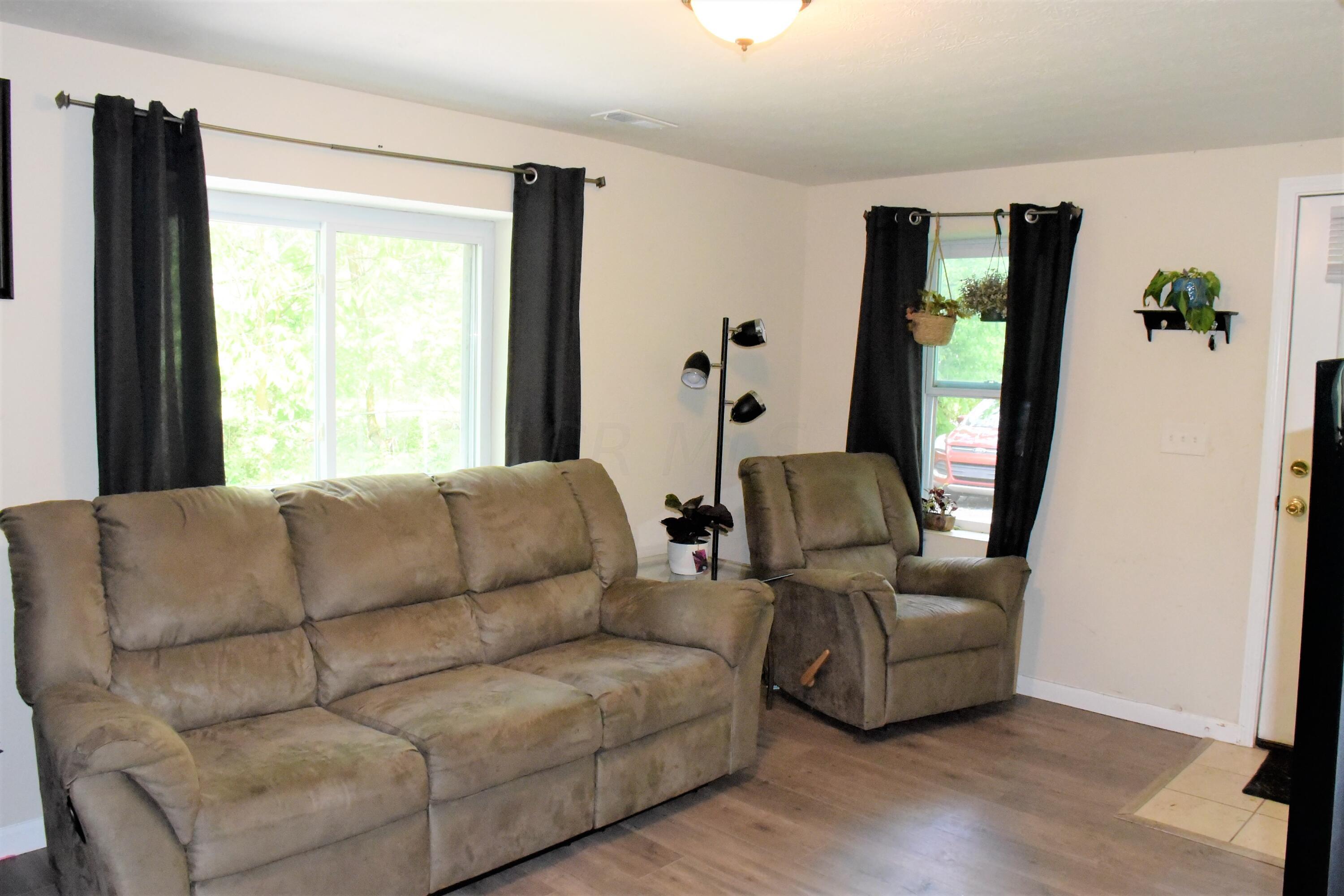 1193 Evergreen Road Columbus, OH 43207 - Photo 6 of 21 DSC_1208
