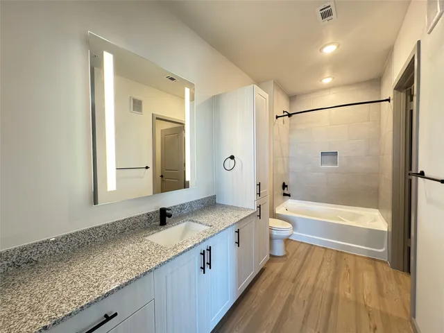 $2,383 | 11604 Stonehollow Drive, Unit A14 335, Austin, TX 78758