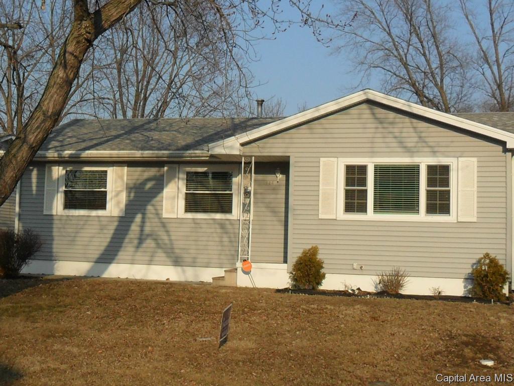 1824 Fairfield Drive Springfield, IL 62702 - Photo 1 of 17 Gallery Image 1
