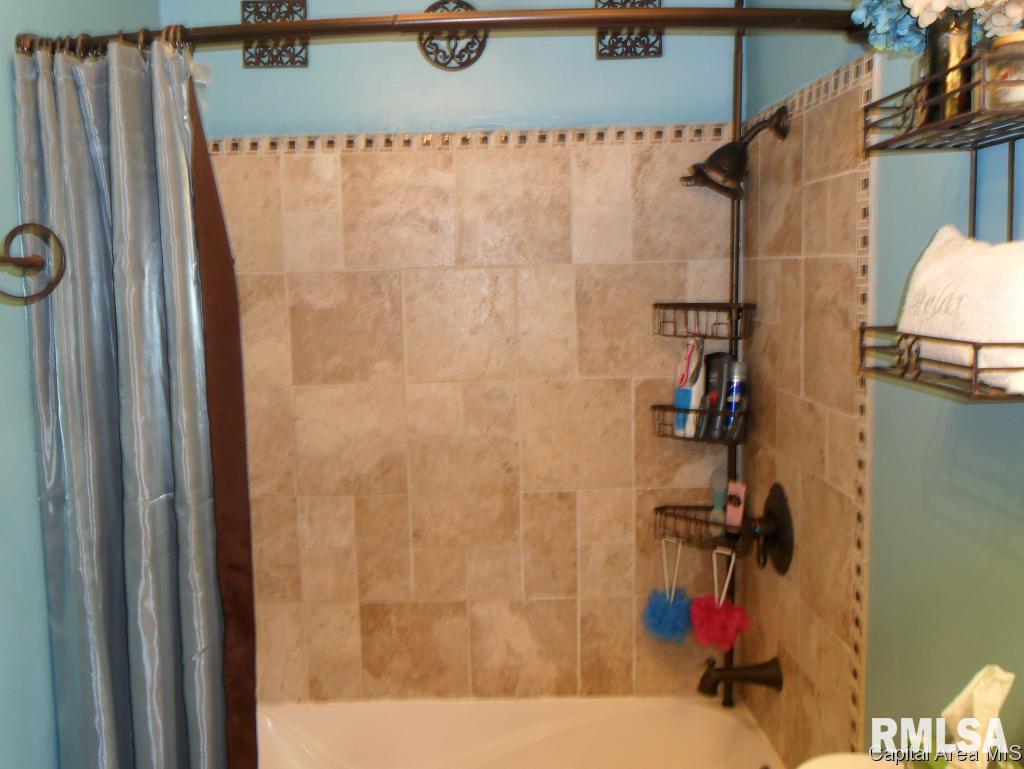 1824 Fairfield Drive Springfield, IL 62702 - Photo 14 of 17 Gallery Image 14