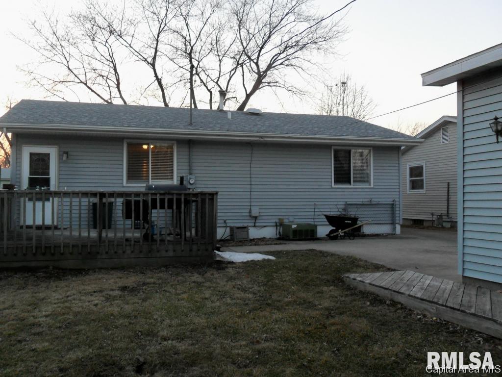 1824 Fairfield Drive Springfield, IL 62702 - Photo 2 of 17 Gallery Image 2
