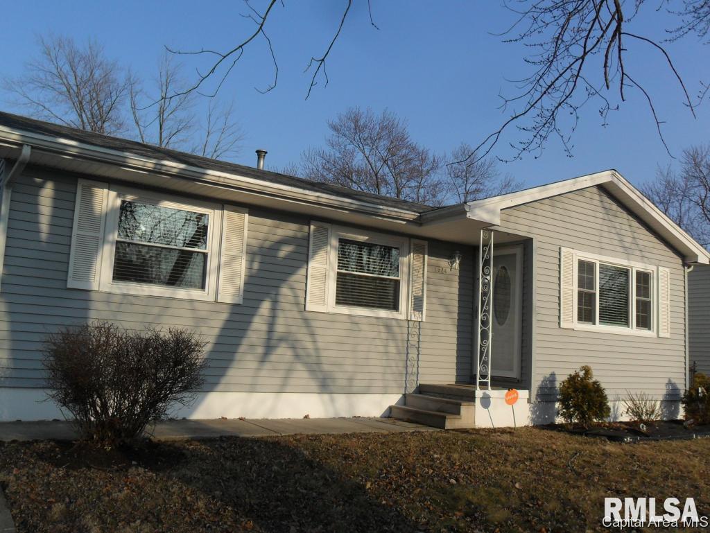 1824 Fairfield Drive Springfield, IL 62702 - Photo 4 of 17 Gallery Image 4
