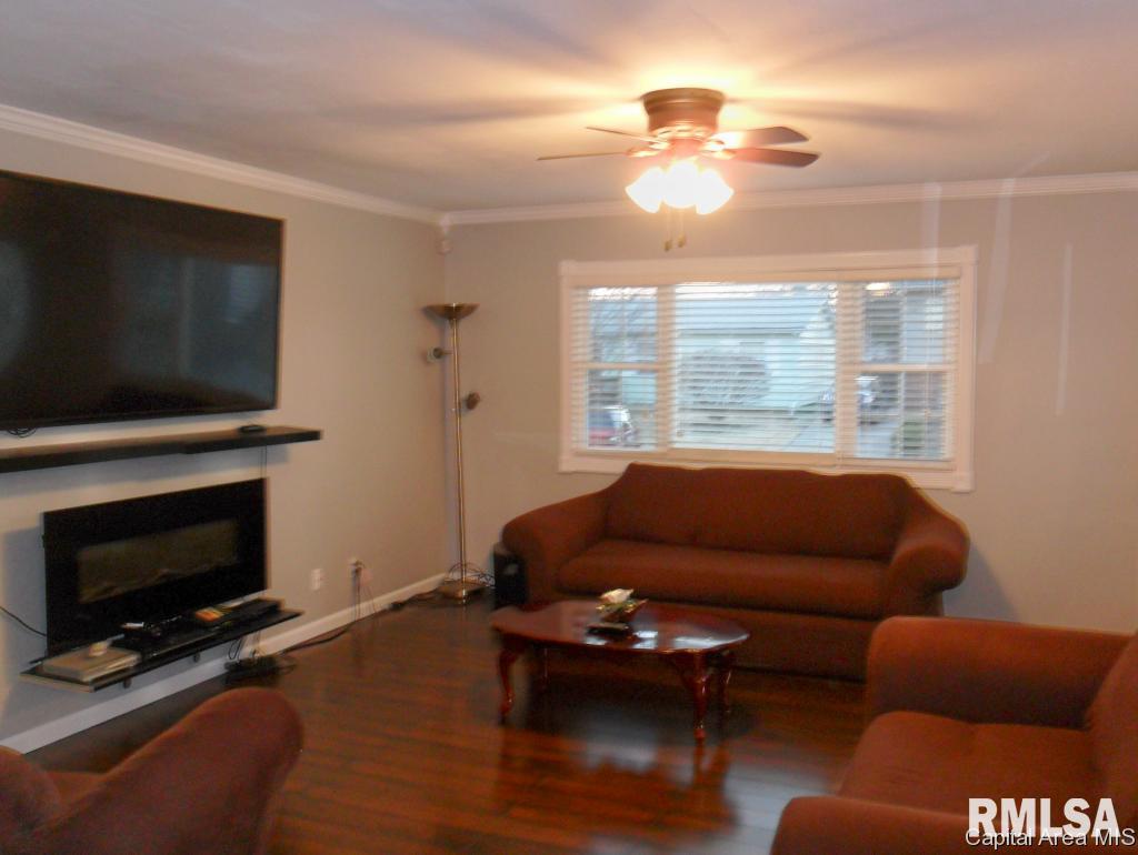 1824 Fairfield Drive Springfield, IL 62702 - Photo 6 of 17 Gallery Image 6