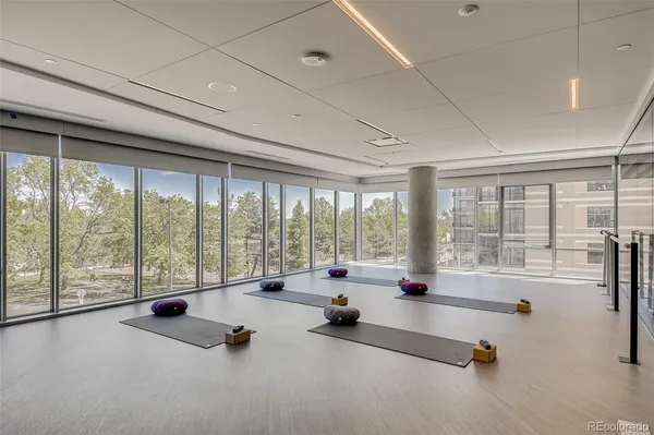 a view of sitting area with furniture and city view