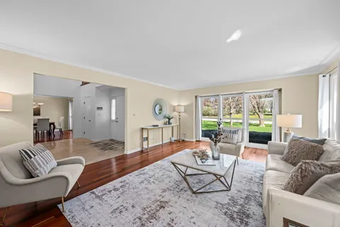 $900,000 | 26 Brandywine Road, South Barrington, IL 60010