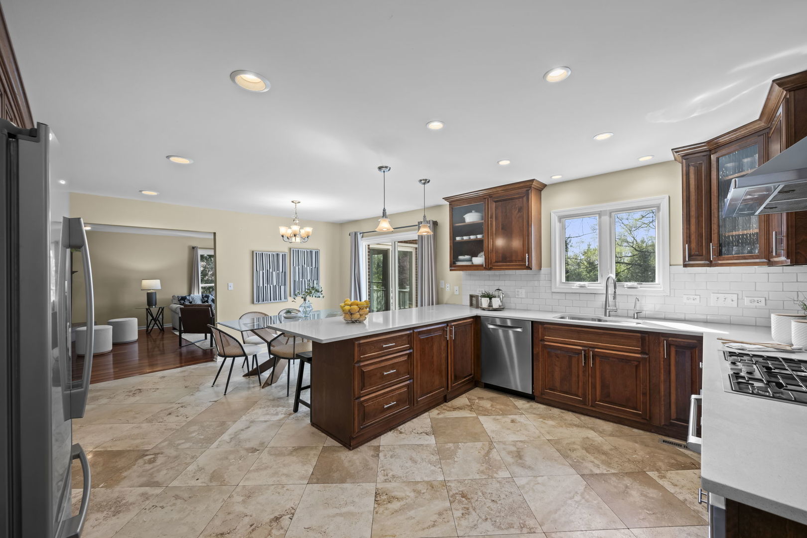 26 Brandywine Road South Barrington, IL 60010 - Photo 3 of 47 a kitchen with lots of counter top space