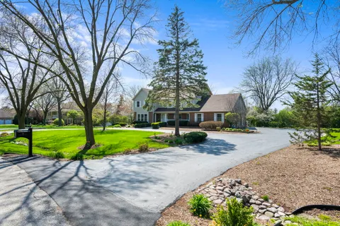 $900,000 | 26 Brandywine Road, South Barrington, IL 60010