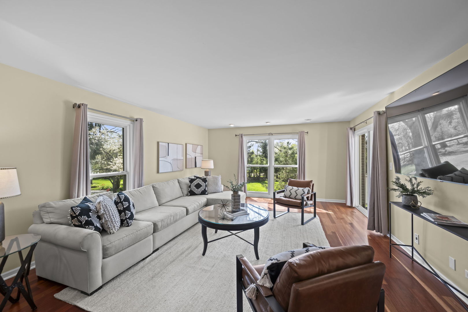 26 Brandywine Road South Barrington, IL 60010 - Photo 7 of 47 a living room with furniture and a large window