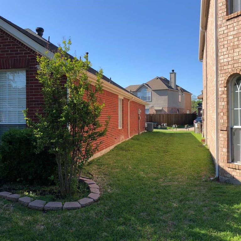 1202 Defford Lane Allen, TX 75002 - Photo 2 of 10 View of yard