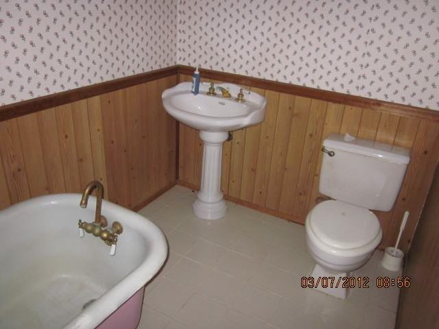1402 Sycamore Way Fallbrook, CA 92028 - Photo 5 of 10 Master Bath, downstairs