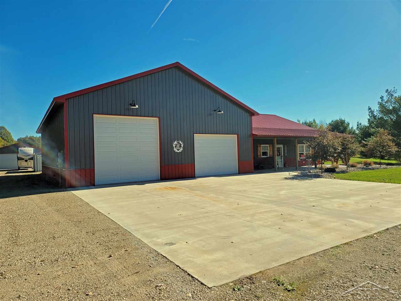 7589 Irish Road Millington, MI 48746 - Photo 13 of 34 50058495-12.JPG