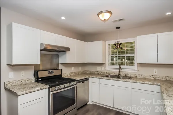 $2,015 | 3326 Whitebridge Lane, Charlotte, NC 28262