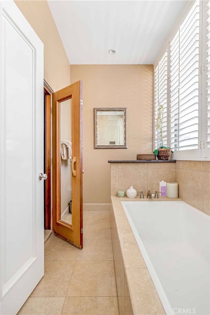 67 Surfside Avenue Surfside, CA 92649 - Photo 40 of 61 Guest Ensuite with Sauna