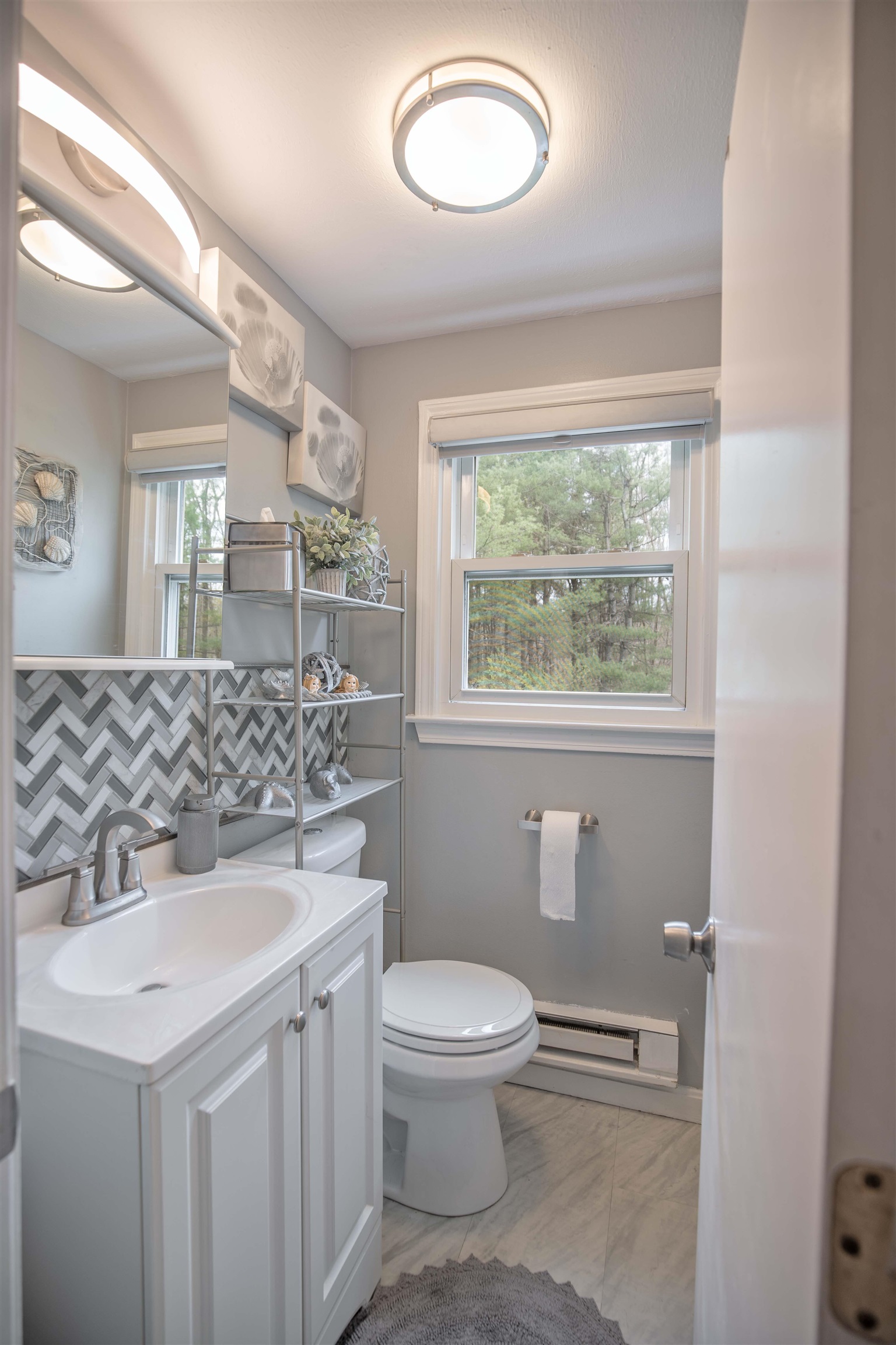 42 Frost Road, Unit B Derry, NH 03038 - Photo 3 of 25 Gallery Image 3