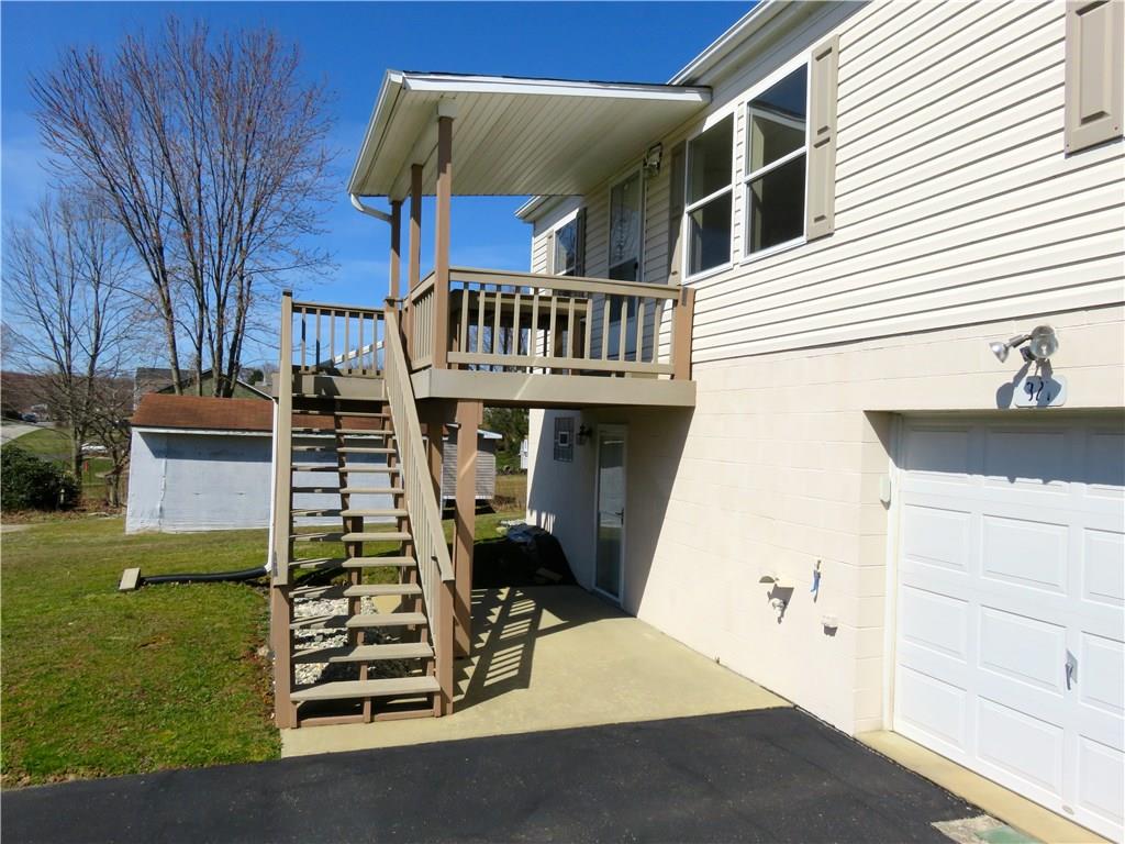 321 Fosterville Road Greensburg, PA 15601 - Photo 2 of 24 TREX STAIRS AND PORCH