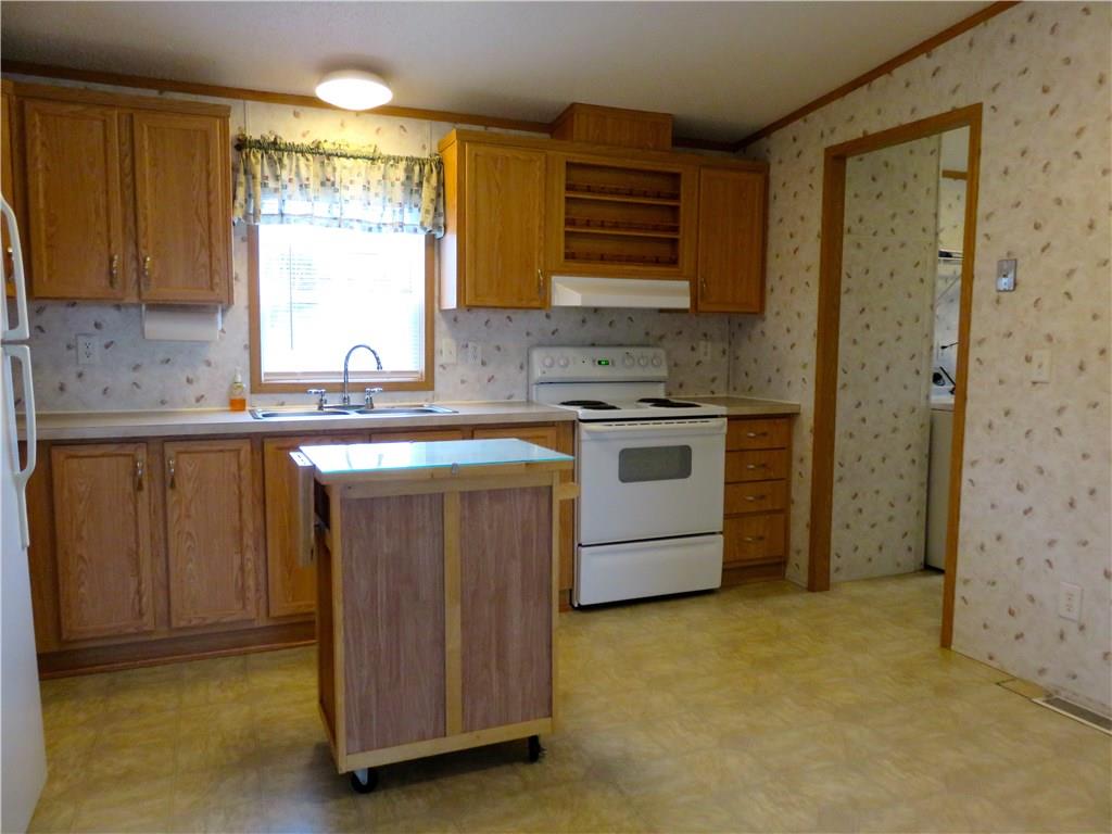 321 Fosterville Road Greensburg, PA 15601 - Photo 4 of 24 ROOMY EAT-IN KITCHEN!