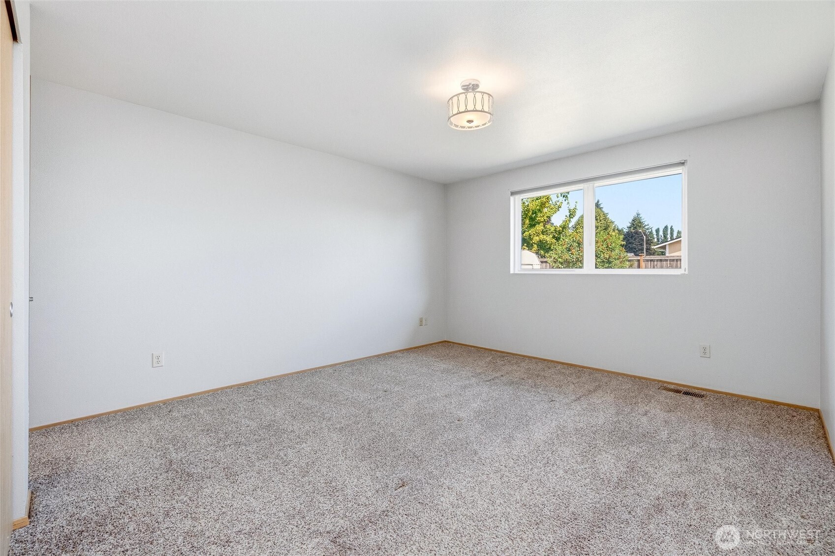 1215 East Gilkey Road Burlington, WA 98233 - Photo 16 of 33