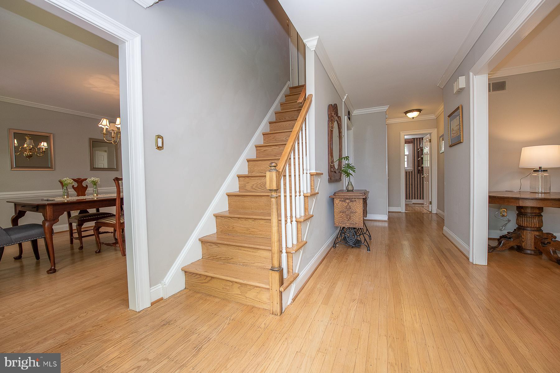 224 Hansell Road Newtown Square, PA 19073 - Photo 2 of 35 Center Hall