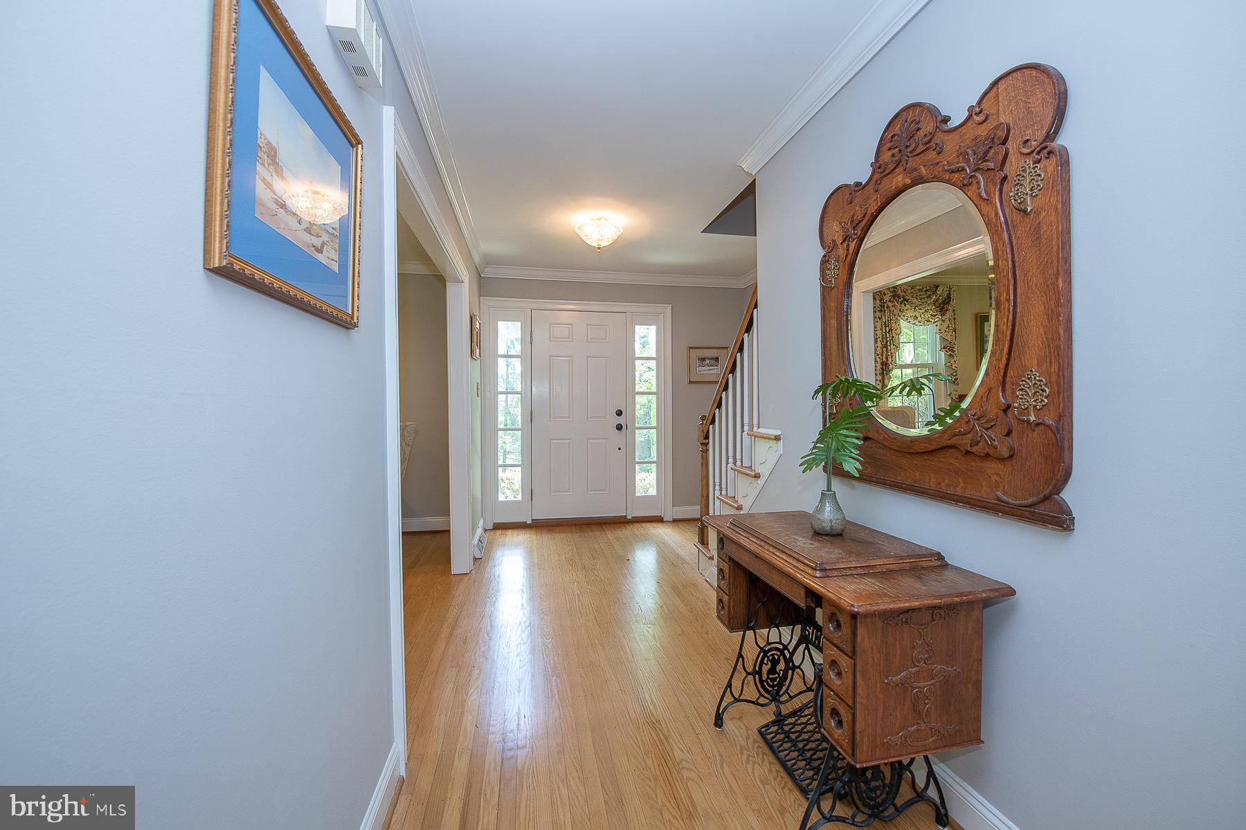 224 Hansell Road Newtown Square, PA 19073 - Photo 4 of 35 Center Hall