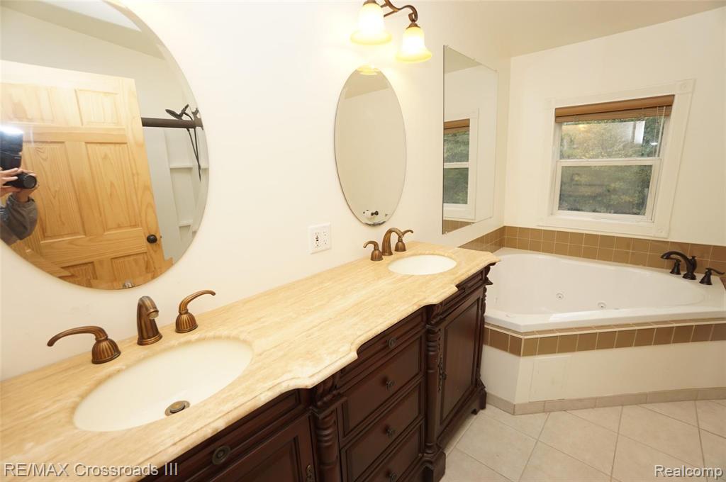 28906 Karr Road Belleville, MI 48111 - Photo 18 of 24