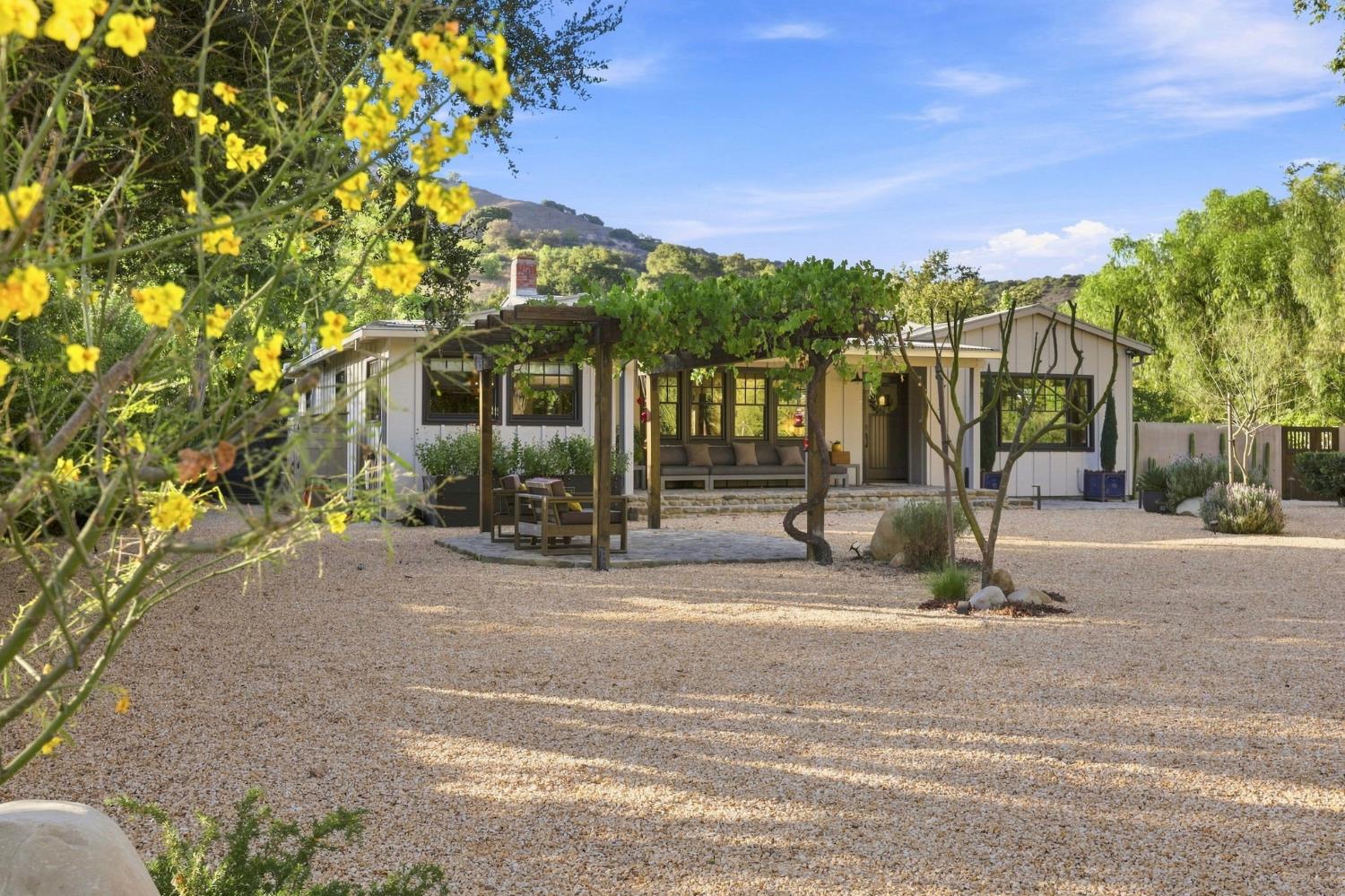 11013 Creek Road Ojai, CA 93023 - Photo 12 of 45 Gallery Image 12
