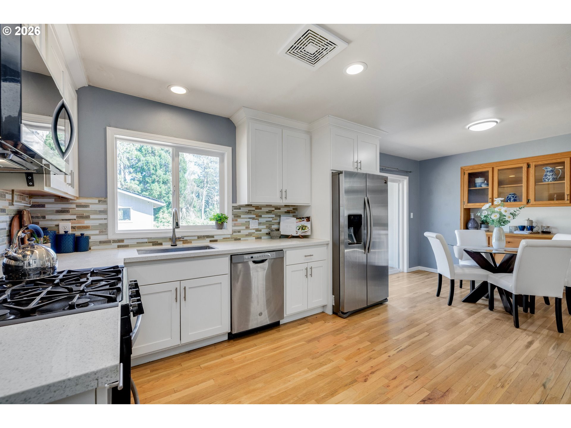 14050 Southwest Butner Road Beaverton, OR 97006 - Photo 15 of 35 Kitchen/Dining Room