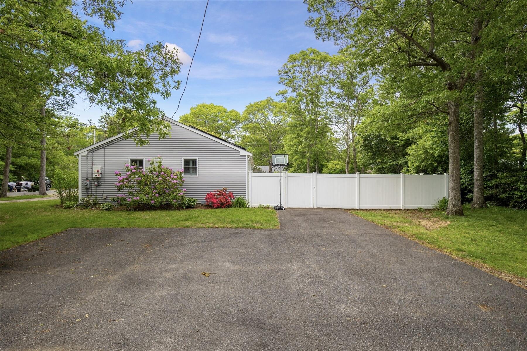 1309 Shootflying Hill Road Centerville, MA 02632 - Photo 6 of 33 05-MG_2614-r