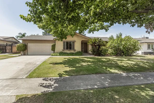 $400,000 | 1553 West Palo Alto Avenue, Fresno, CA 93711