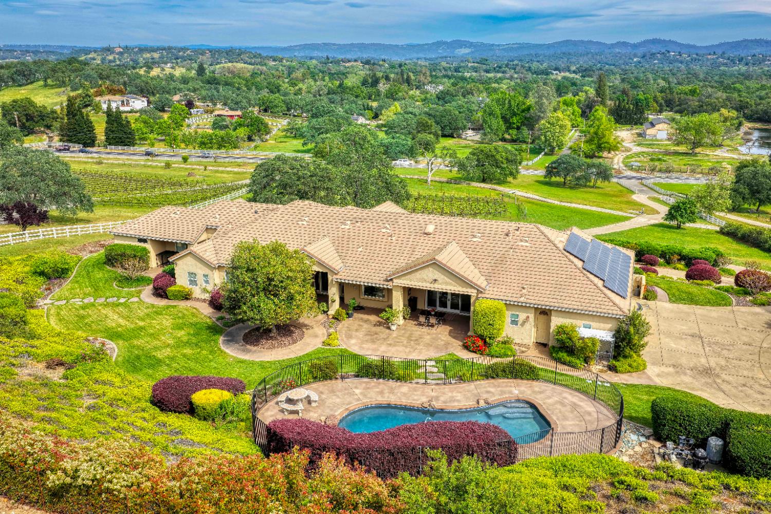 5192 Laird Road Loomis, CA 95650 - Photo 3 of 40